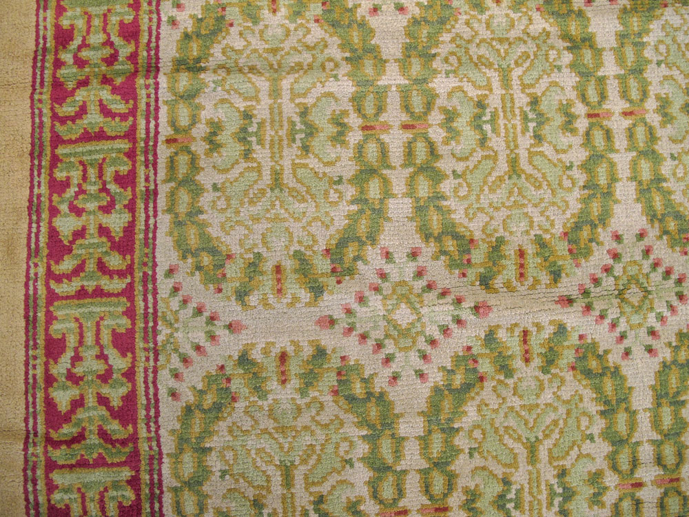 Antique Spanish Cuenca Square Carpet, No.16427 - Galerie Shabab