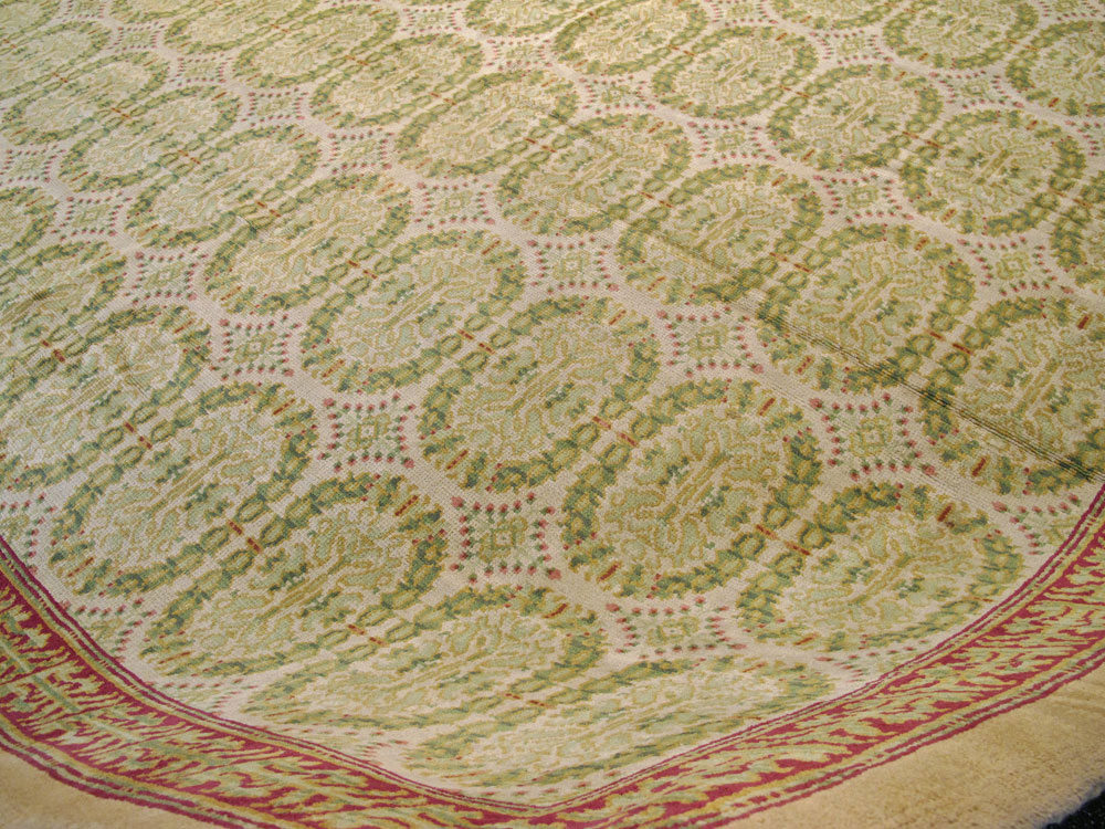 Antique Spanish Cuenca Square Carpet, No.16427 - Galerie Shabab