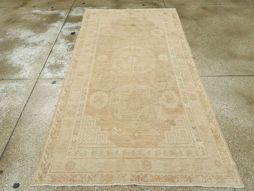 Vintage East Turkestan Khotan Rug, No.16438 - Galerie Shabab