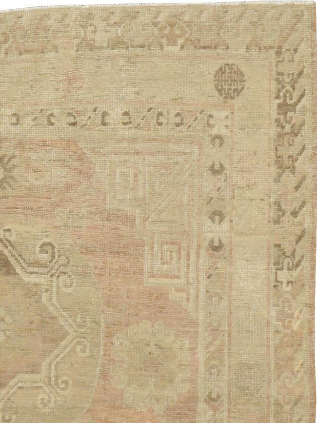 Vintage East Turkestan Khotan Rug, No.16438 - Galerie Shabab