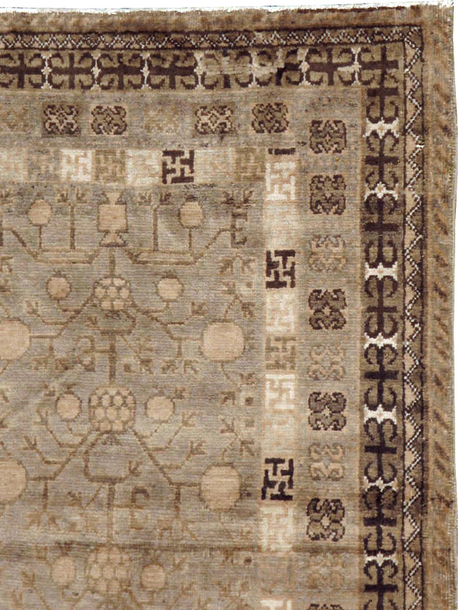 Vintage East Turkestan Khotan Rug, No.16473 - Galerie Shabab