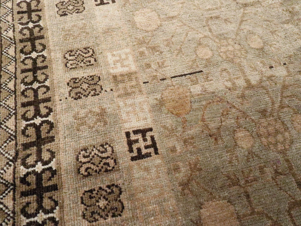 Vintage East Turkestan Khotan Rug, No.16473 - Galerie Shabab