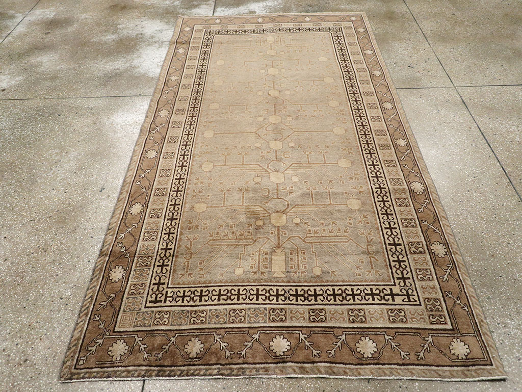 Vintage East Turkestan Khotan Carpet, No.16476 - Galerie Shabab