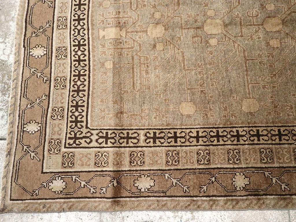 Vintage East Turkestan Khotan Carpet, No.16476 - Galerie Shabab