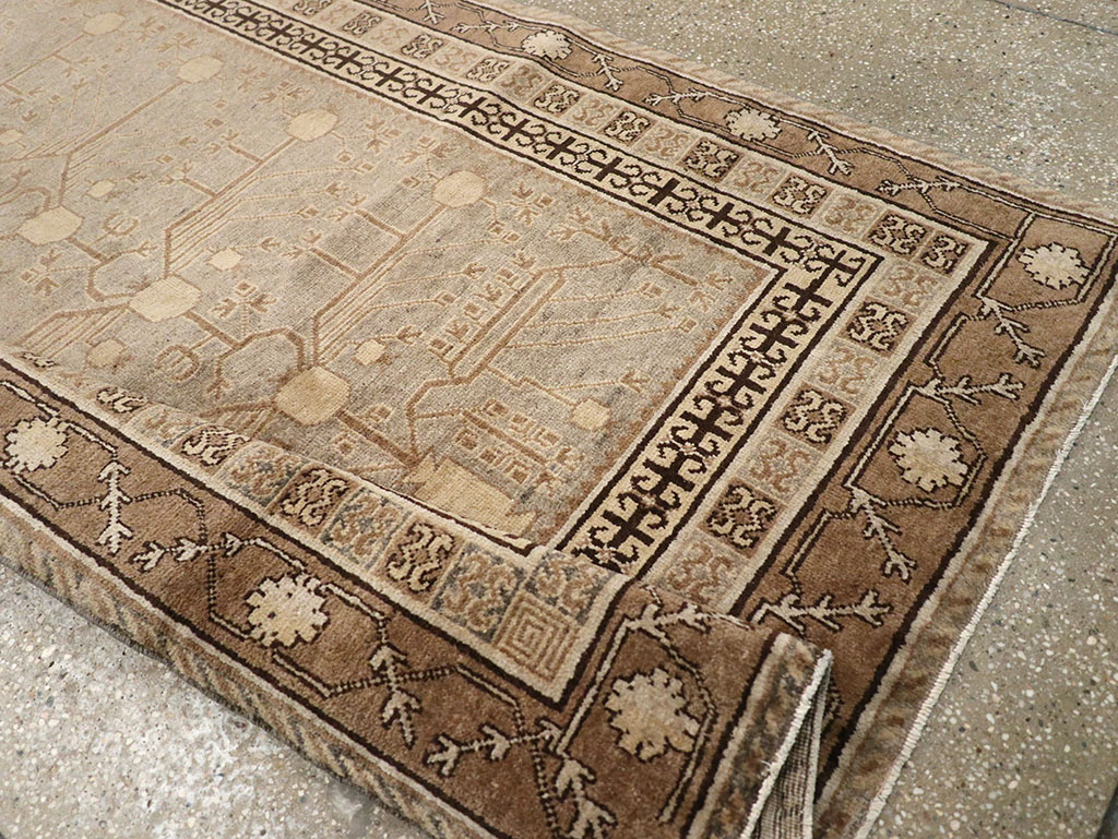 Vintage East Turkestan Khotan Carpet, No.16476 - Galerie Shabab