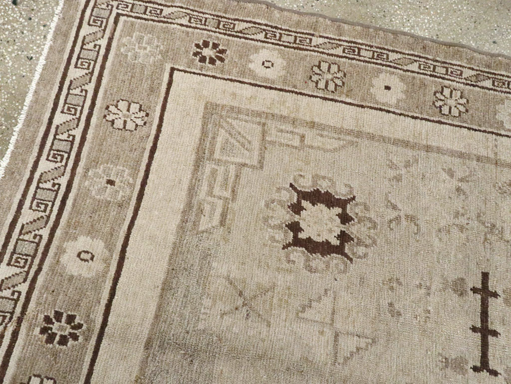 Vintage East Turkestan Khotan Rug, No.16482 - Galerie Shabab