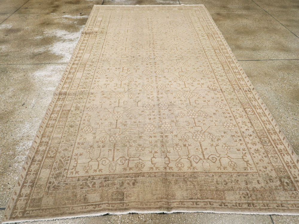 Vintage East Turkestan Khotan Carpet, No.16484 - Galerie Shabab