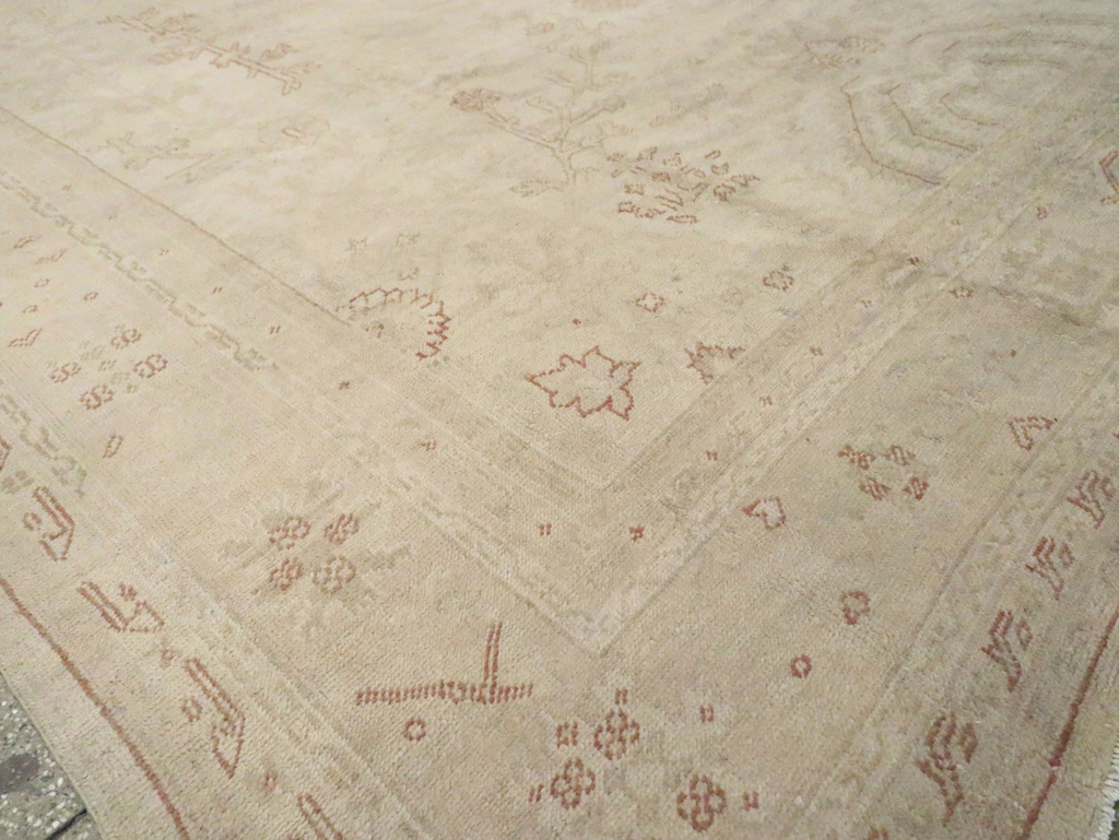 Antique Turkish Oushak Carpet, No.16494 - Galerie Shabab
