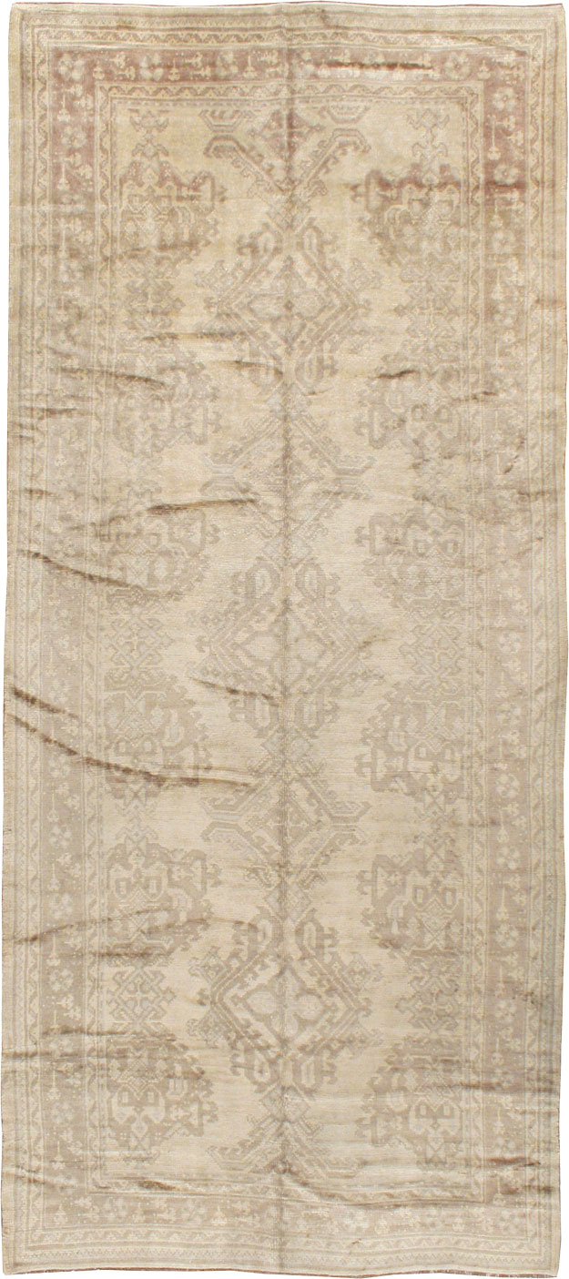 Antique Turkish Oushak Carpet, No.16519 - Galerie Shabab