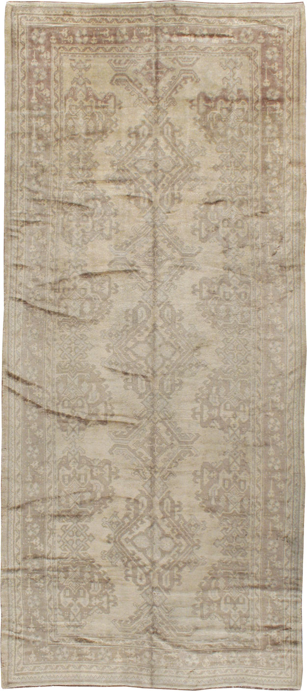 Antique Turkish Oushak Carpet, No.16519 - Galerie Shabab