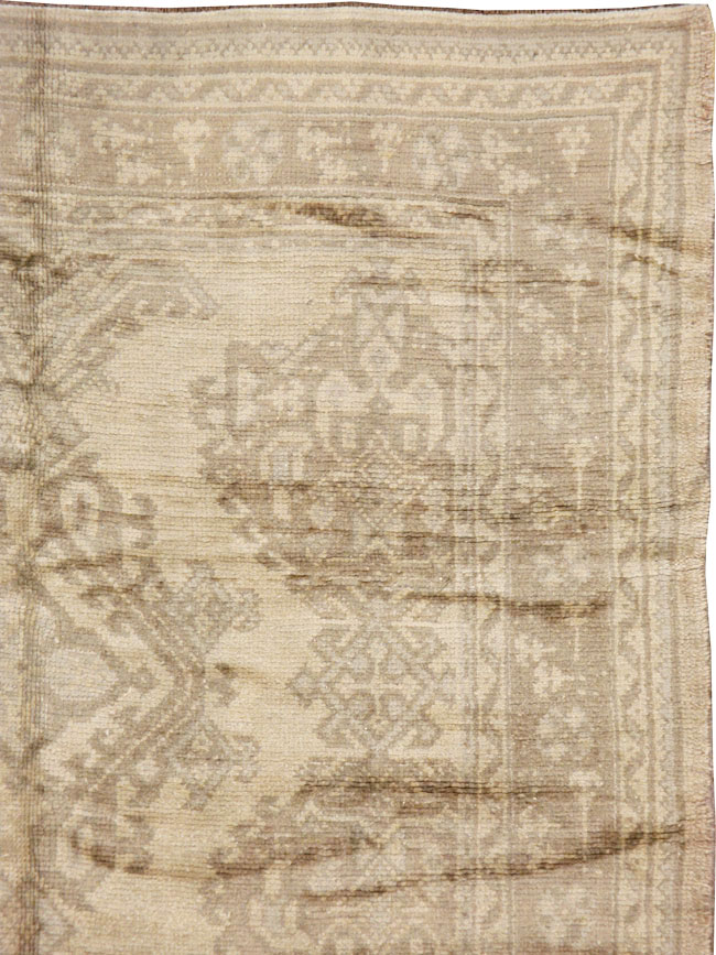 Antique Turkish Oushak Carpet, No.16519 - Galerie Shabab