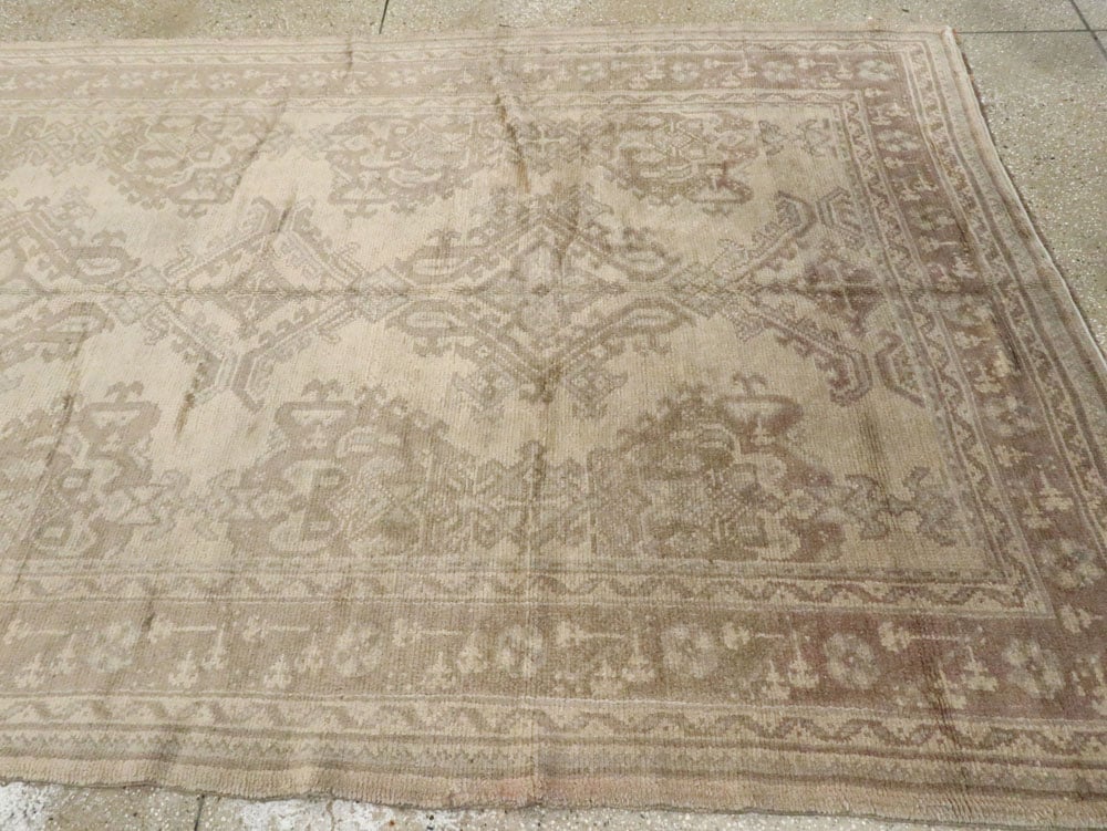 Antique Turkish Oushak Carpet, No.16519 - Galerie Shabab