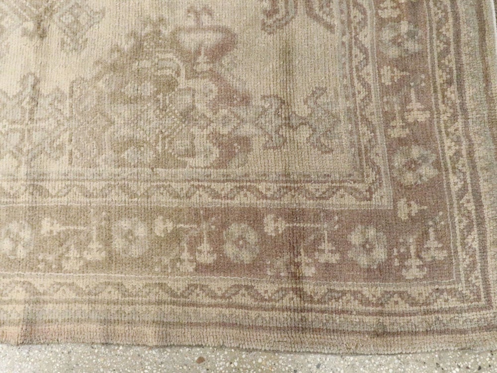 Antique Turkish Oushak Carpet, No.16519 - Galerie Shabab