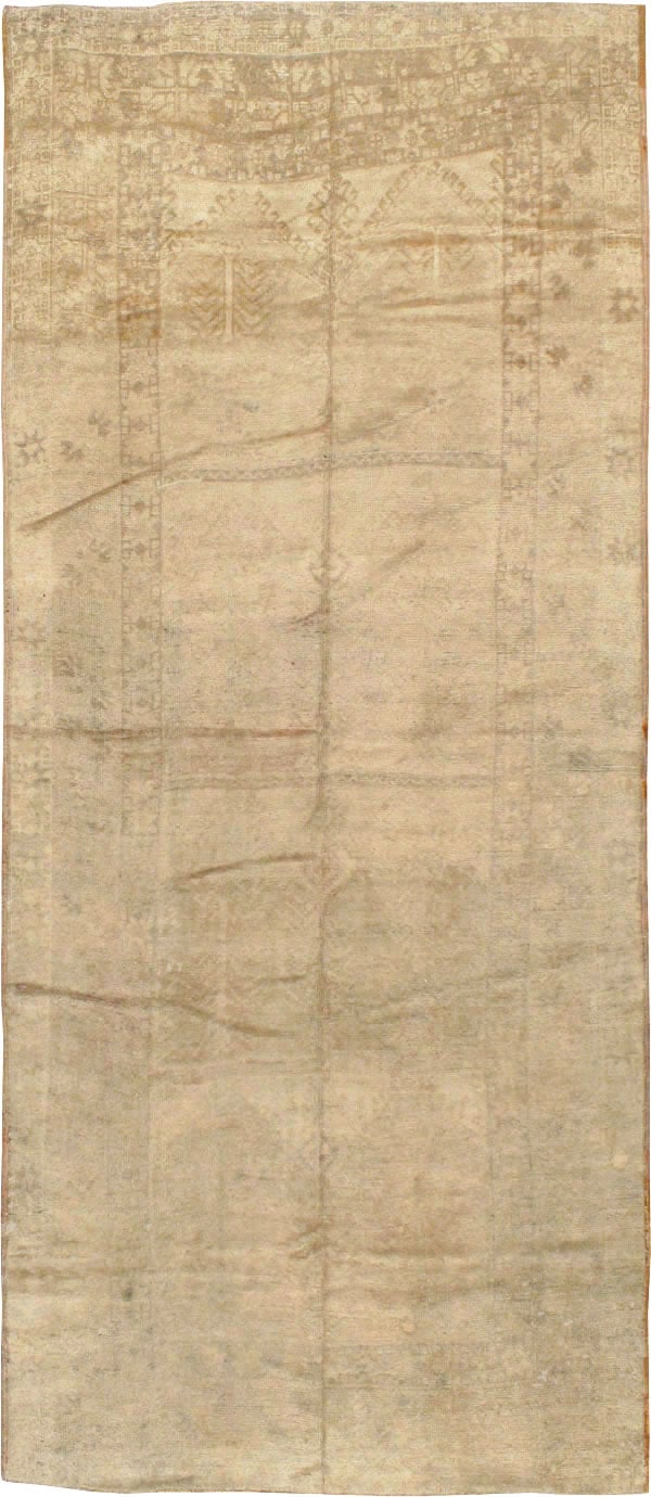 Antique Turkish Oushak Gallery Rug, No.16567 - Galerie Shabab