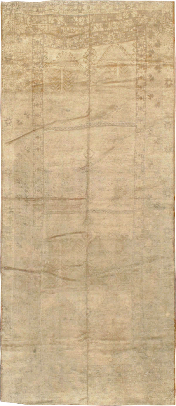 Antique Turkish Oushak Gallery Rug, No.16567 - Galerie Shabab