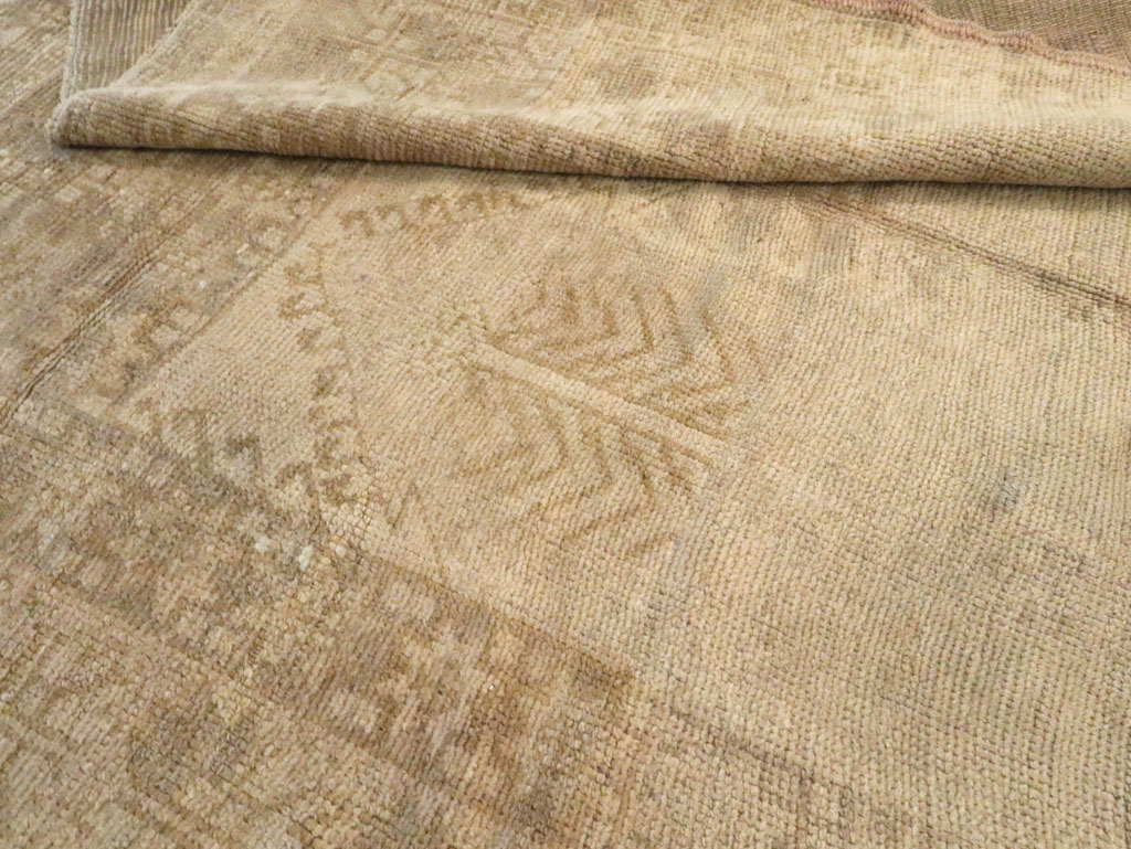 Antique Turkish Oushak Gallery Rug, No.16567 - Galerie Shabab