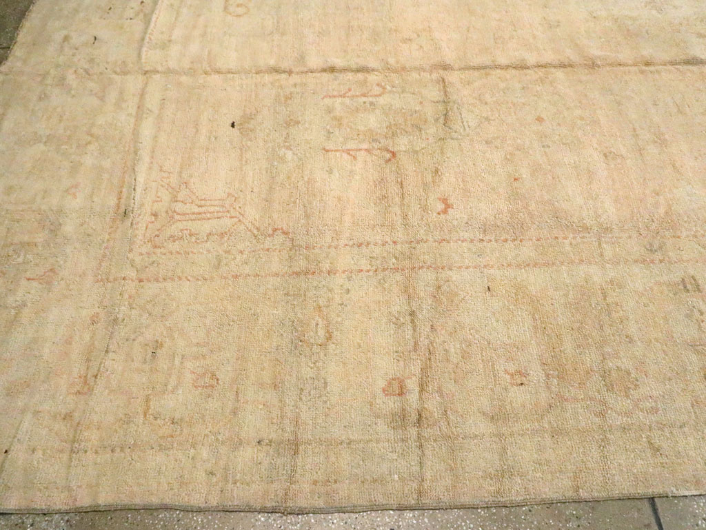 Antique Turkish Oushak Carpet, No.16581 - Galerie Shabab