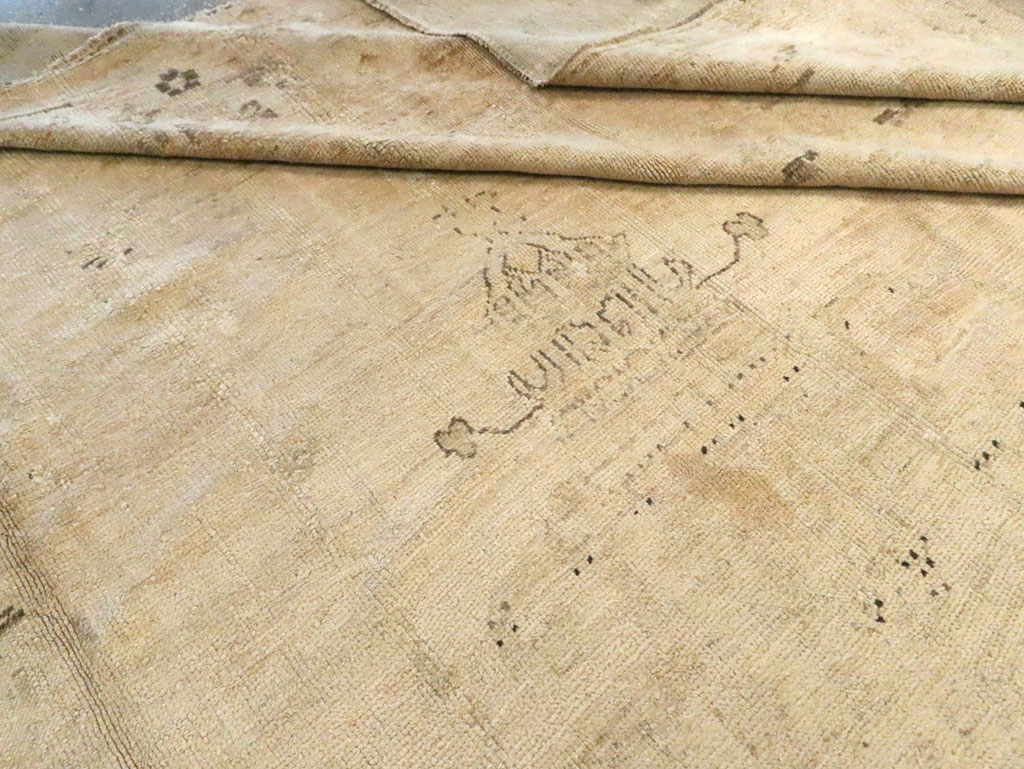 Antique Turkish Oushak Carpet, No.16581 - Galerie Shabab