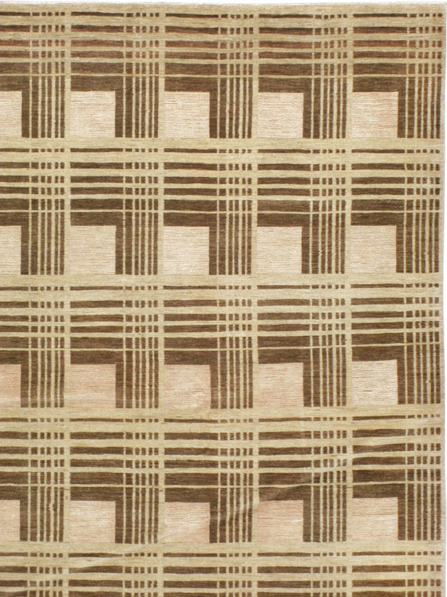 Modernist Persian Tabriz Carpet, No.16602 - Galerie Shabab