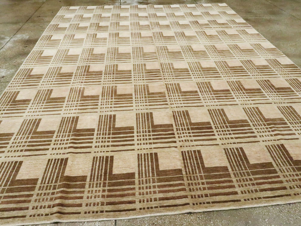 Modernist Persian Tabriz Carpet, No.16602 - Galerie Shabab