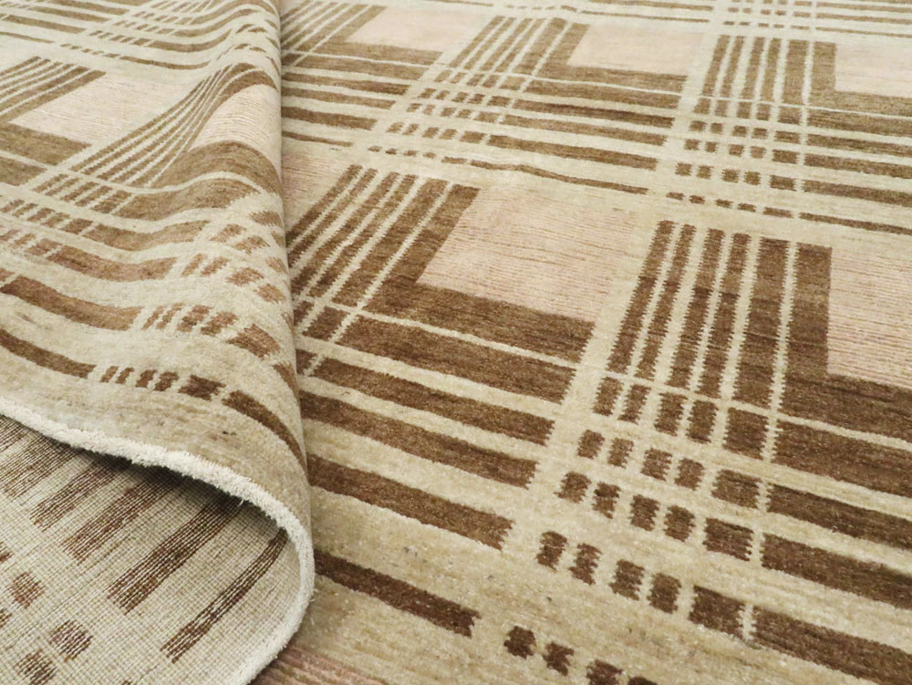 Modernist Persian Tabriz Carpet, No.16602 - Galerie Shabab