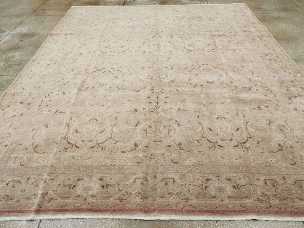 Antique Persian Tabriz Carpet, No.16604 - Galerie Shabab