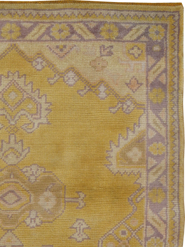 Antique Oushak Carpet, No.16623 - Galerie Shabab