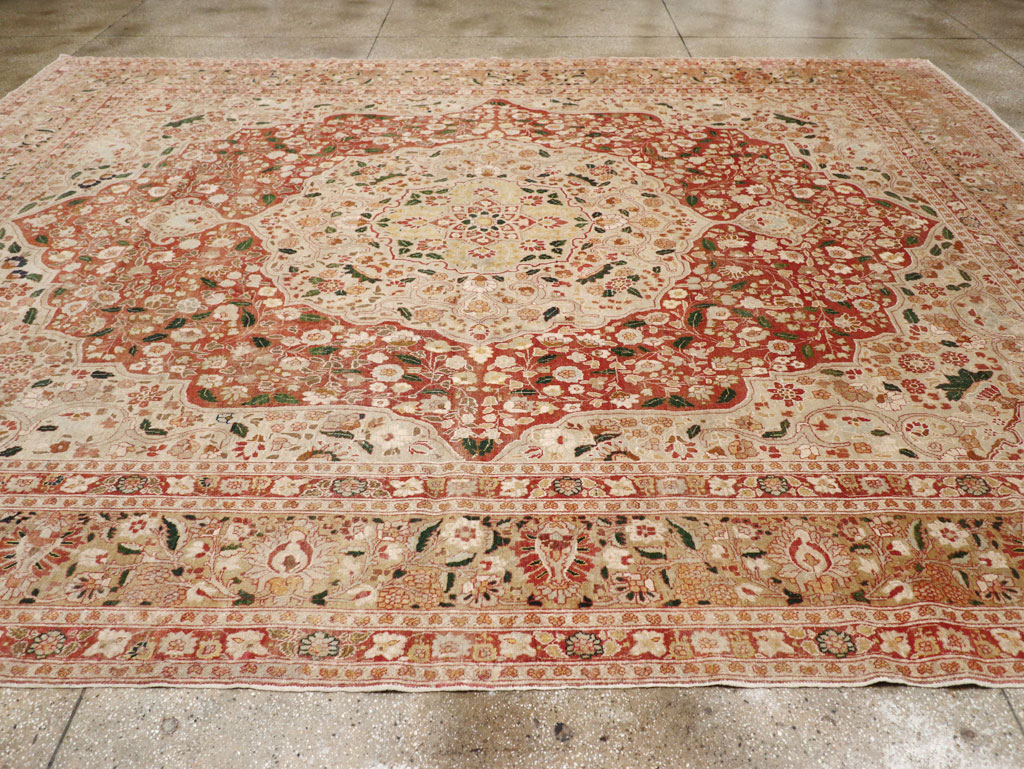 Antique Persian Tabriz Carpet, No.16633 - Galerie Shabab