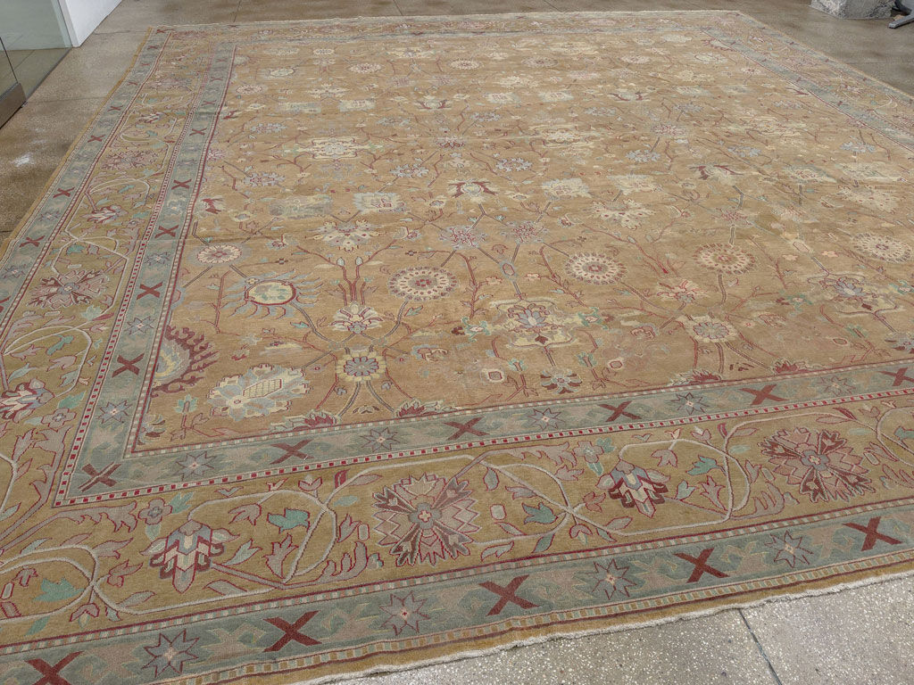Antique Indian Lahore Square Large Carpet, No.16647 - Galerie Shabab