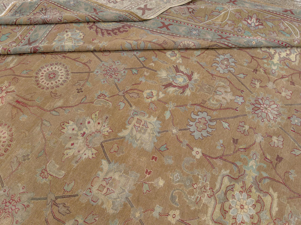 Antique Indian Lahore Square Large Carpet, No.16647 - Galerie Shabab