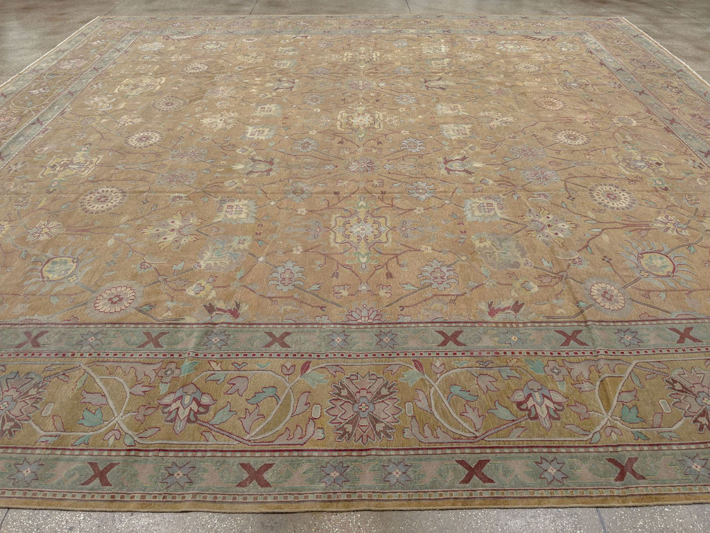 Antique Indian Lahore Square Large Carpet, No.16647 - Galerie Shabab