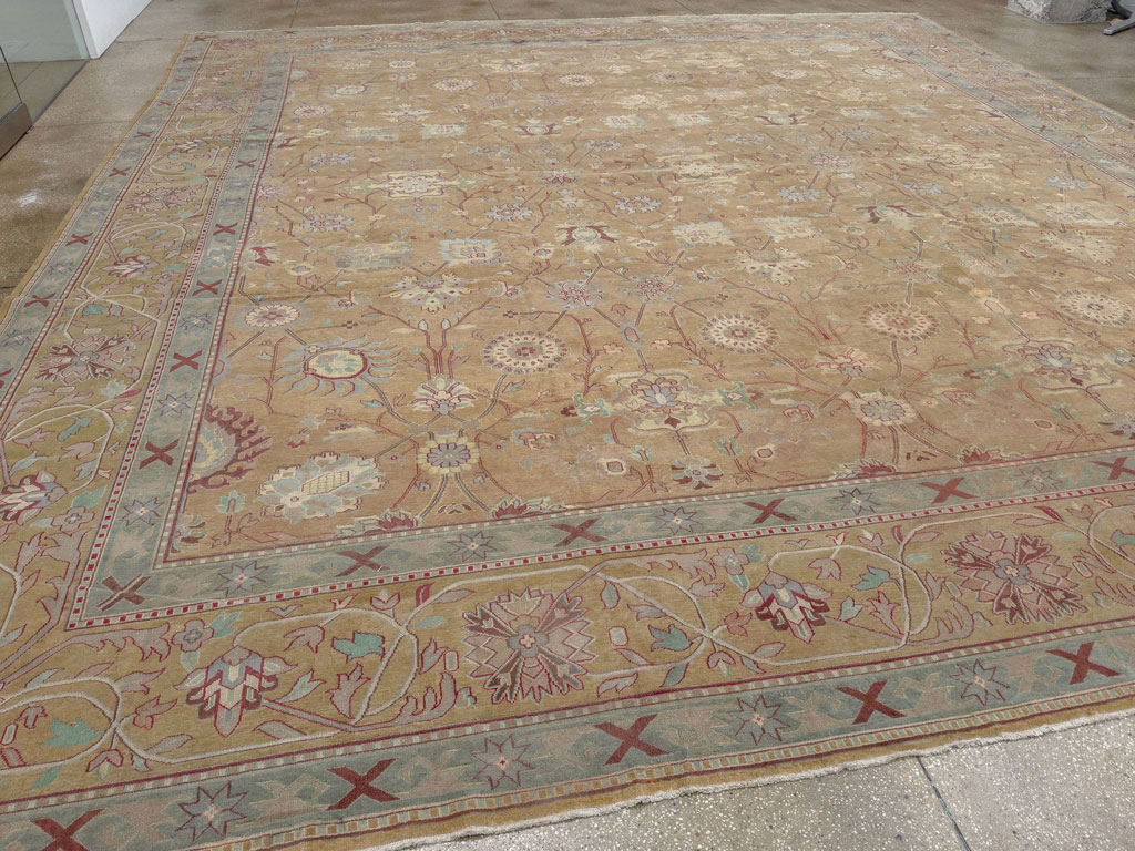 Antique Indian Lahore Square Large Carpet, No.16647 - Galerie Shabab