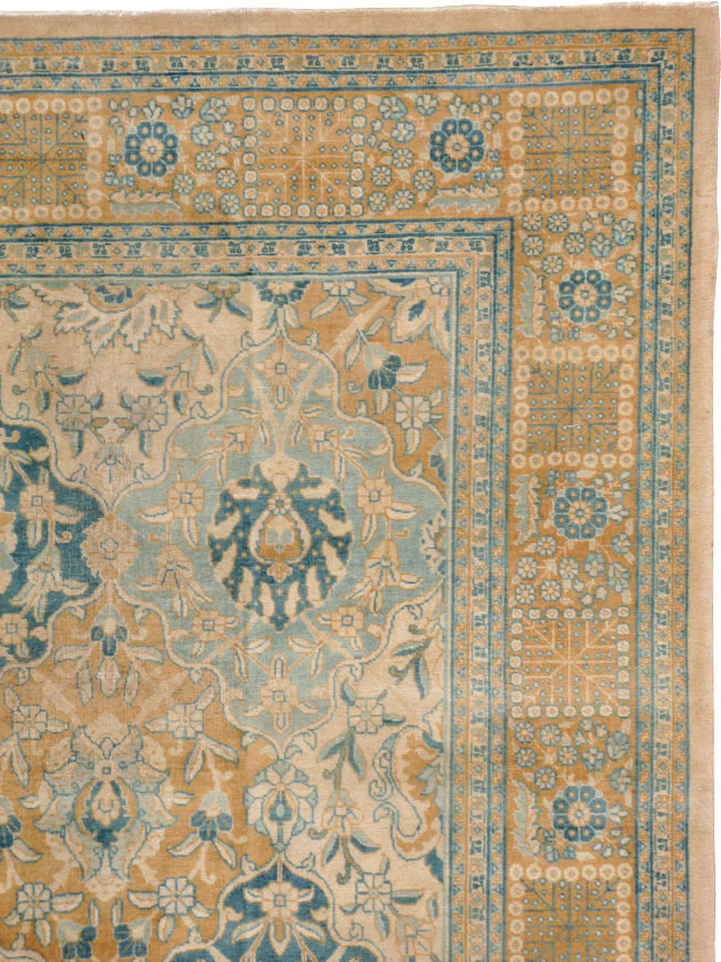 Antique Persian Tabriz Carpet, No.16670 - Galerie Shabab