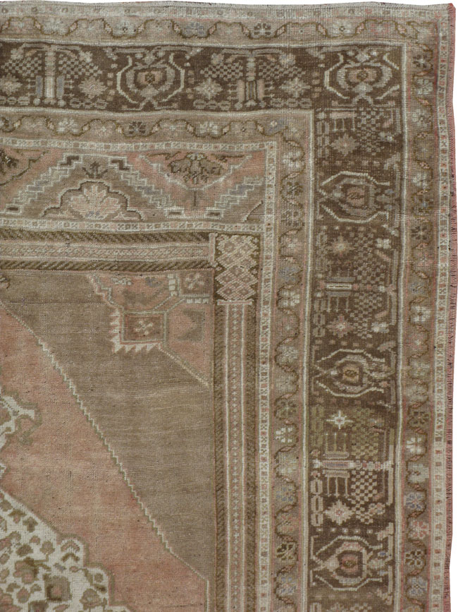 Antique Oushak Carpet, No.16686 - Galerie Shabab