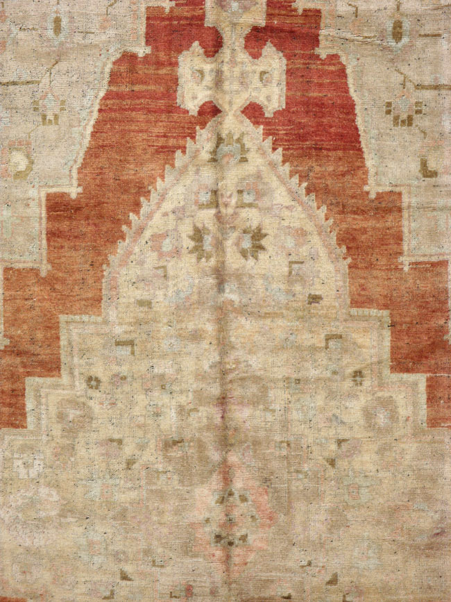 Antique Turkish Oushak Carpet, No.16688 - Galerie Shabab
