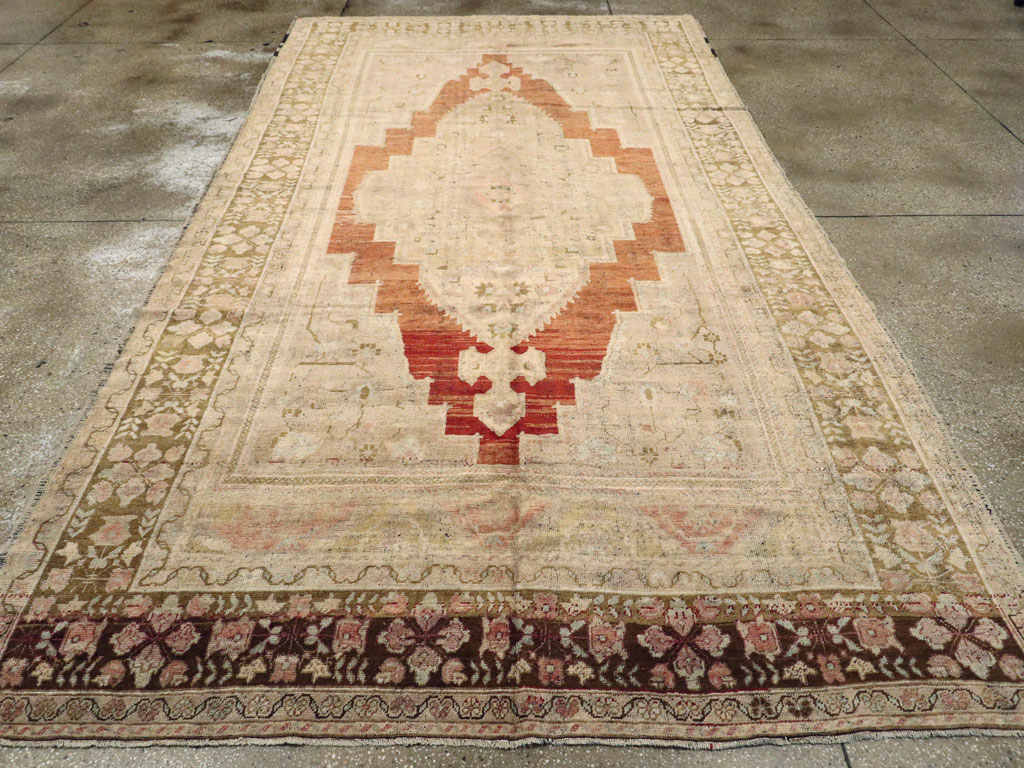 Antique Turkish Oushak Carpet, No.16688 - Galerie Shabab