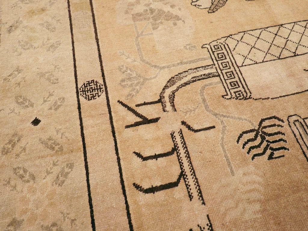 Antique East Turkestan Khotan Pictorial Carpet, No.16768 - Galerie Shabab