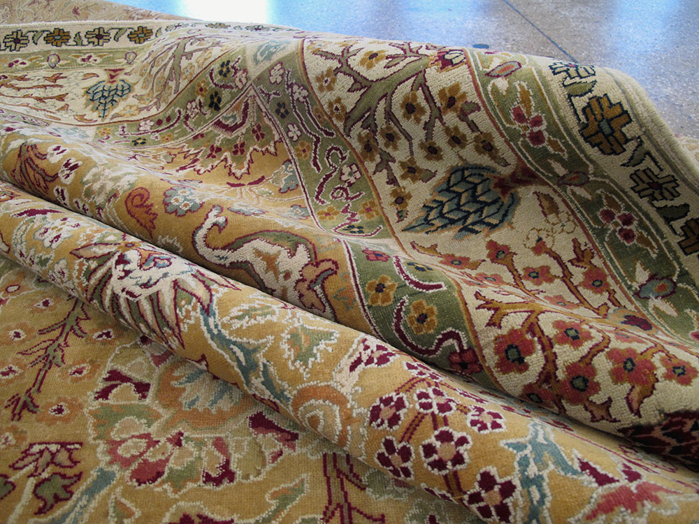 Antique Indian Lahore Carpet, No.16781 - Galerie Shabab