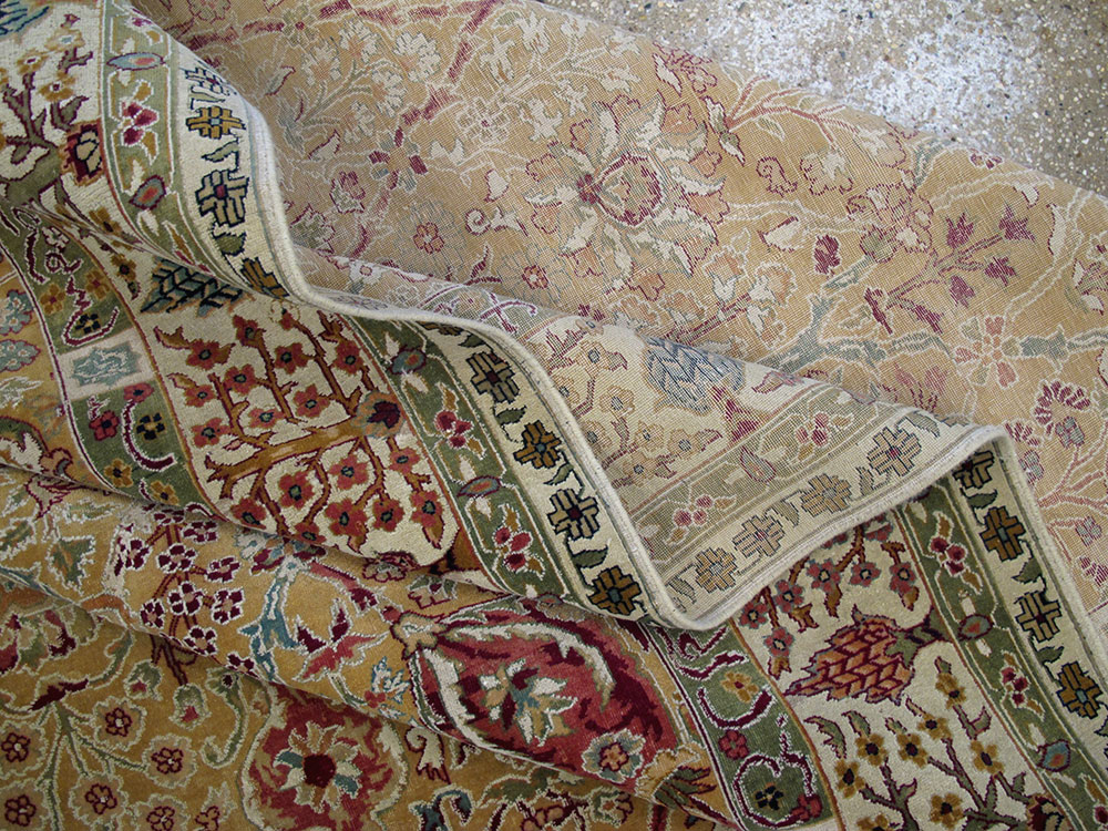 Antique Indian Lahore Carpet, No.16781 - Galerie Shabab