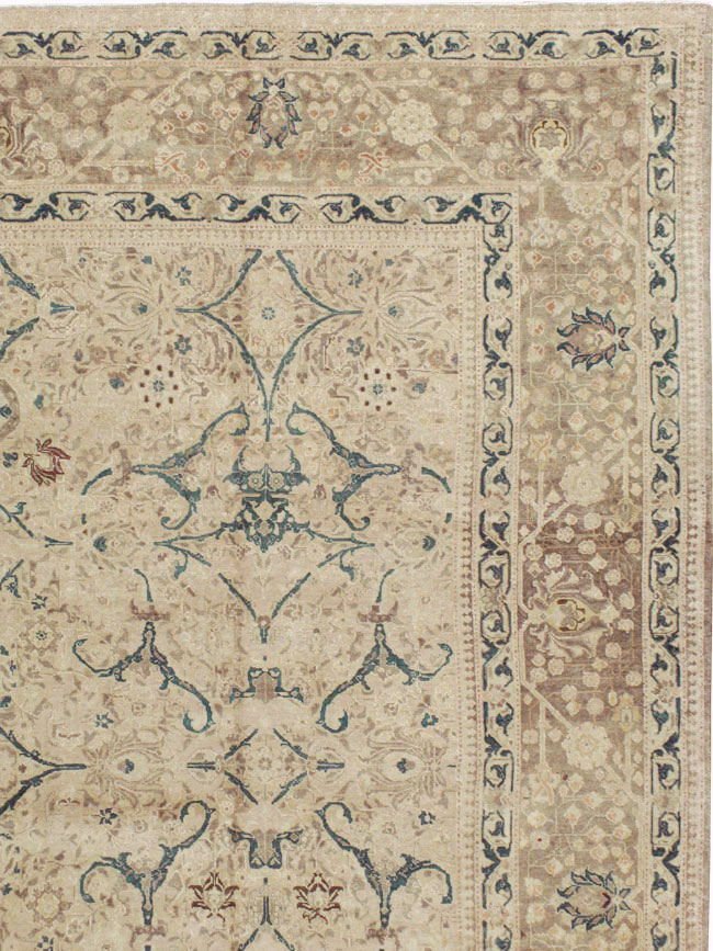 Antique Persian Tabriz Carpet, No.16805 - Galerie Shabab