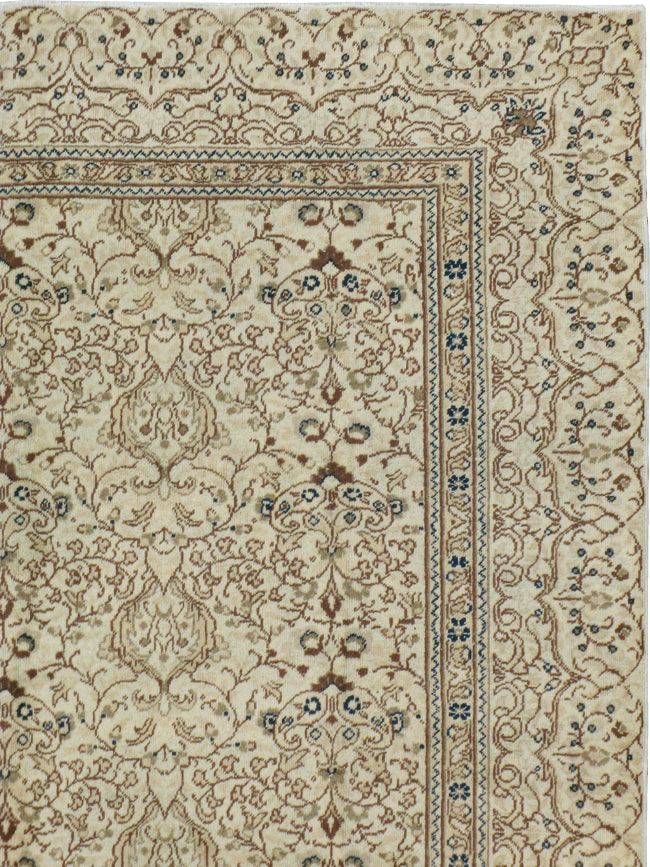 Vintage Turkish Sivas Carpet, No.16818 - Galerie Shabab