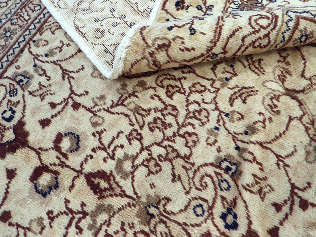 Vintage Turkish Sivas Carpet, No.16818 - Galerie Shabab