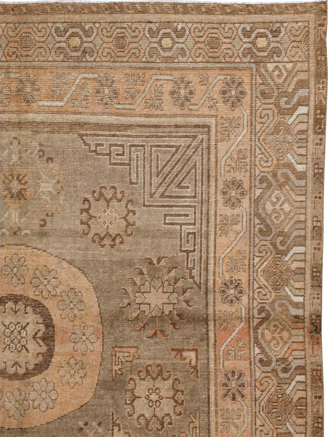 Vintage East Turkestan Khotan Carpet, No.16880 - Galerie Shabab
