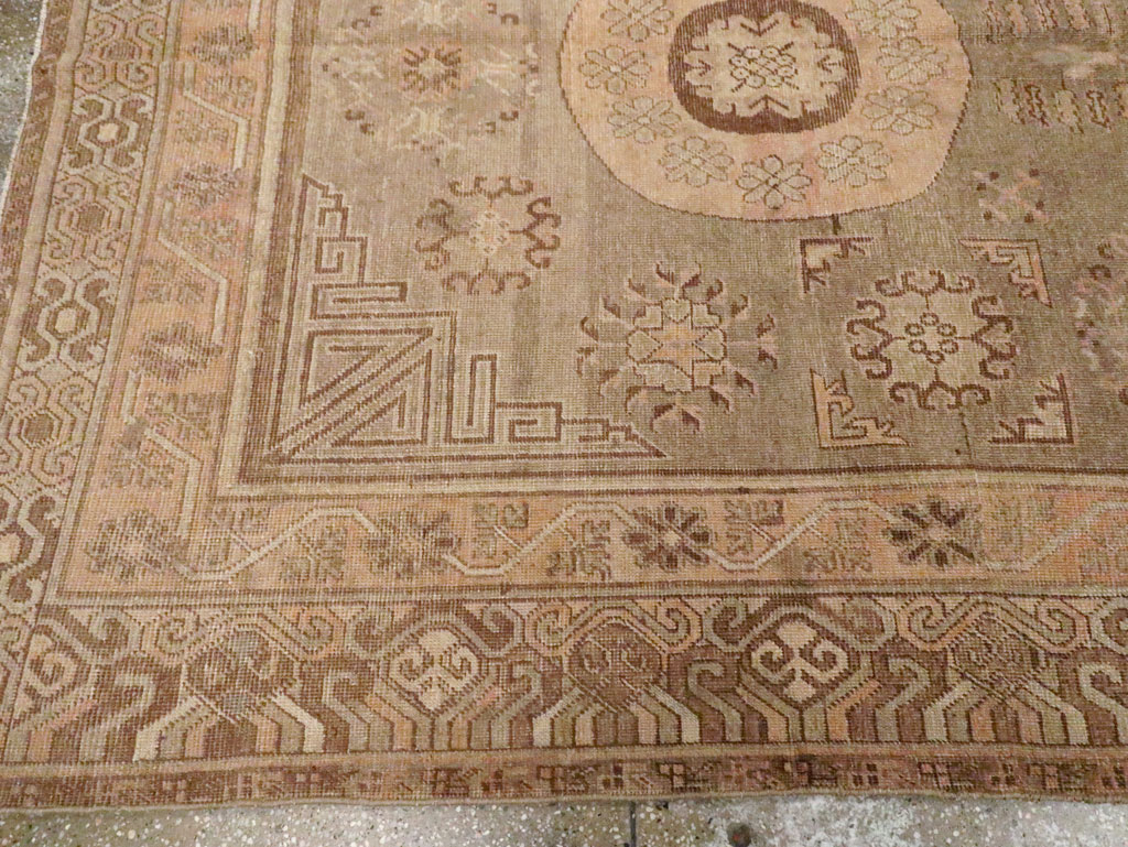Vintage East Turkestan Khotan Carpet, No.16880 - Galerie Shabab