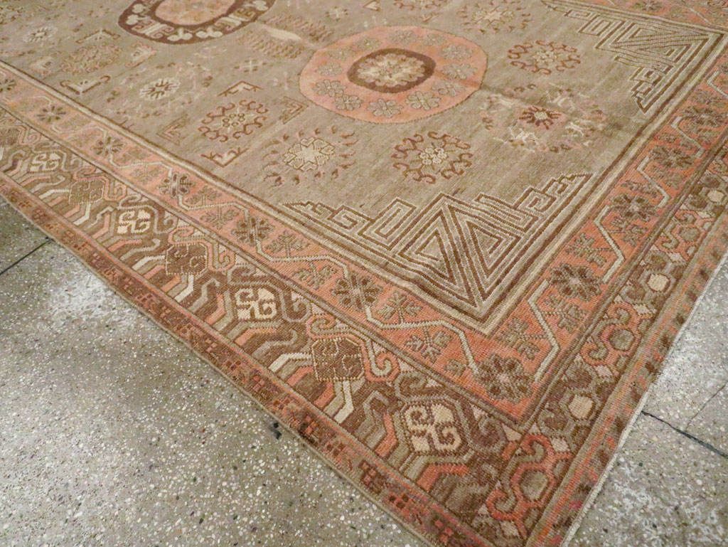 Vintage East Turkestan Khotan Carpet, No.16880 - Galerie Shabab