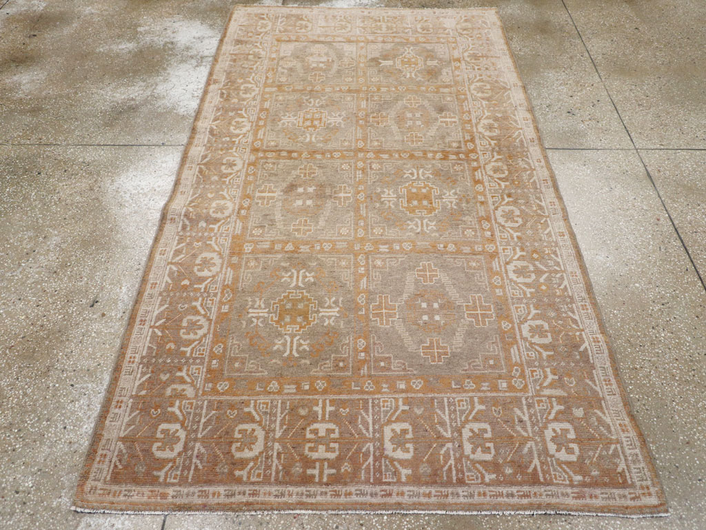 Vintage East Turkestan Khotan Rug, No.16897 - Galerie Shabab