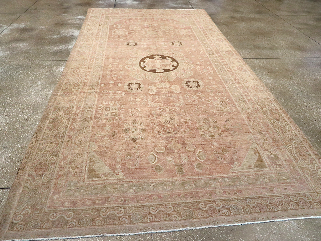 Vintage East Turkestan Khotan Carpet, No.16902 - Galerie Shabab