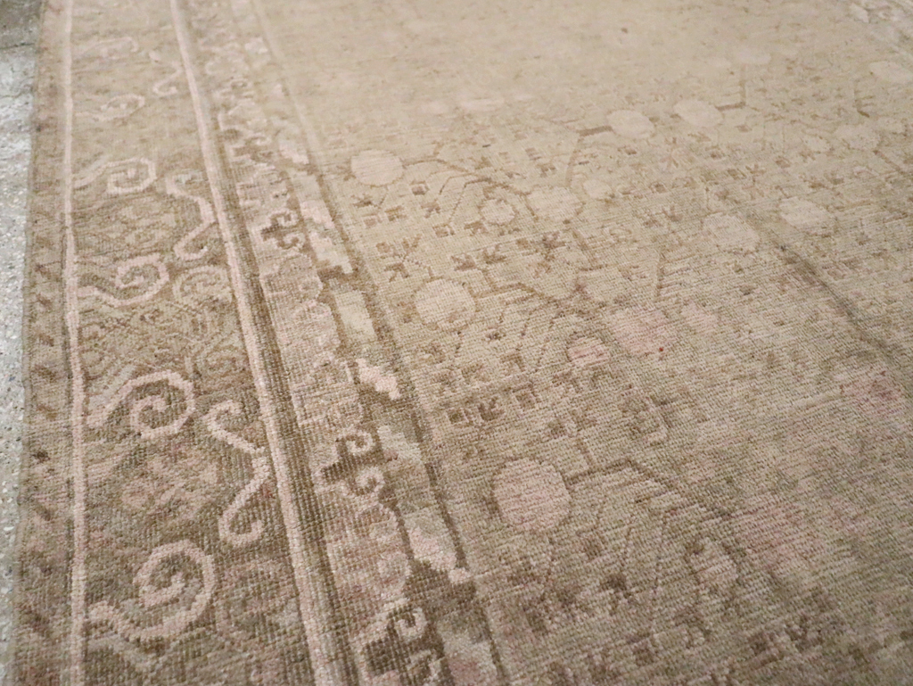Vintage East Turkestan Khotan Carpet, No.16912 - Galerie Shabab