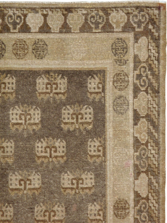 Vintage East Turkestan Khotan Carpet, No.16914 - Galerie Shabab