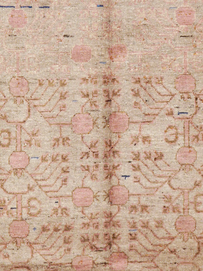 Vintage East Turkestan Khotan Carpet, No.16915 - Galerie Shabab